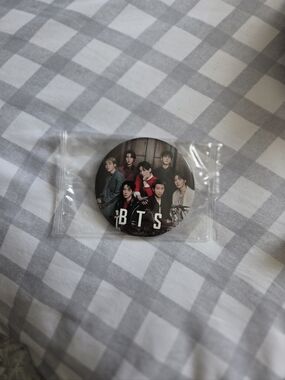 BTS Themed Round Button Pin / Plaque Arirang Album